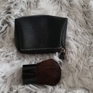 Kabuki brush